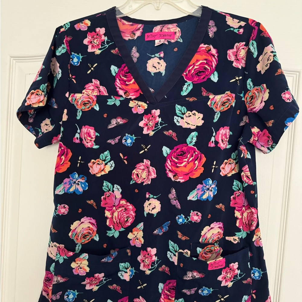 Betsey Johnson floral and butterfly scrub top medium